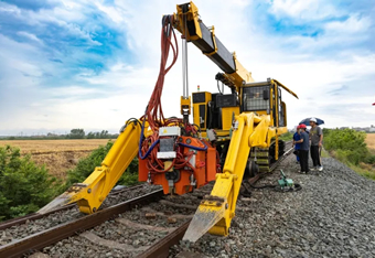 全路首臺！道岔鋼軌閃光焊機研制成功